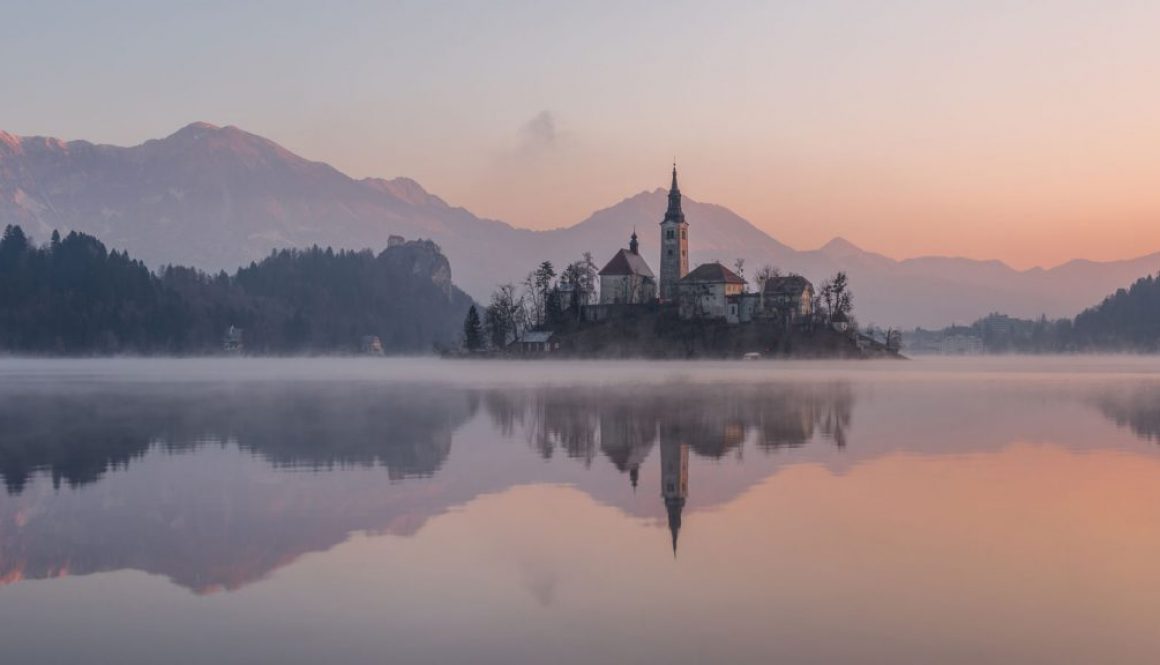 church-in-the-middle-of-lake church-in-the-middle-of-lake